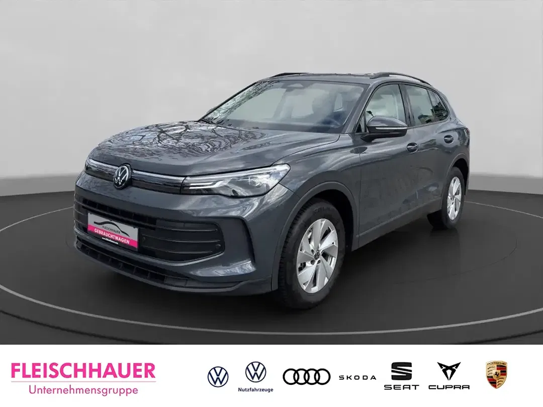 Volkswagen Tiguan - Thumbnail 1