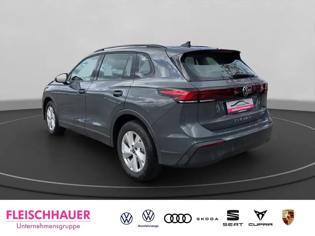 Volkswagen Tiguan - Thumbnail 5