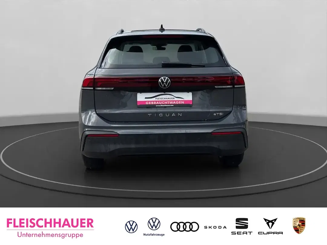 Volkswagen Tiguan - Thumbnail 6