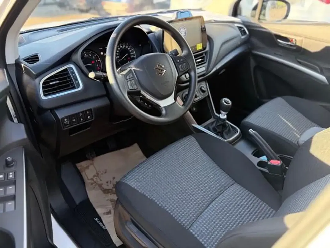 Suzuki SX4 S-Cross - Thumbnail 11