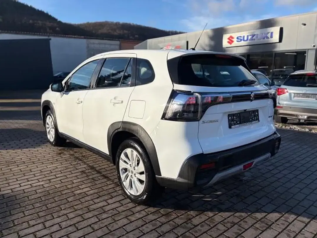Suzuki SX4 S-Cross - Thumbnail 3