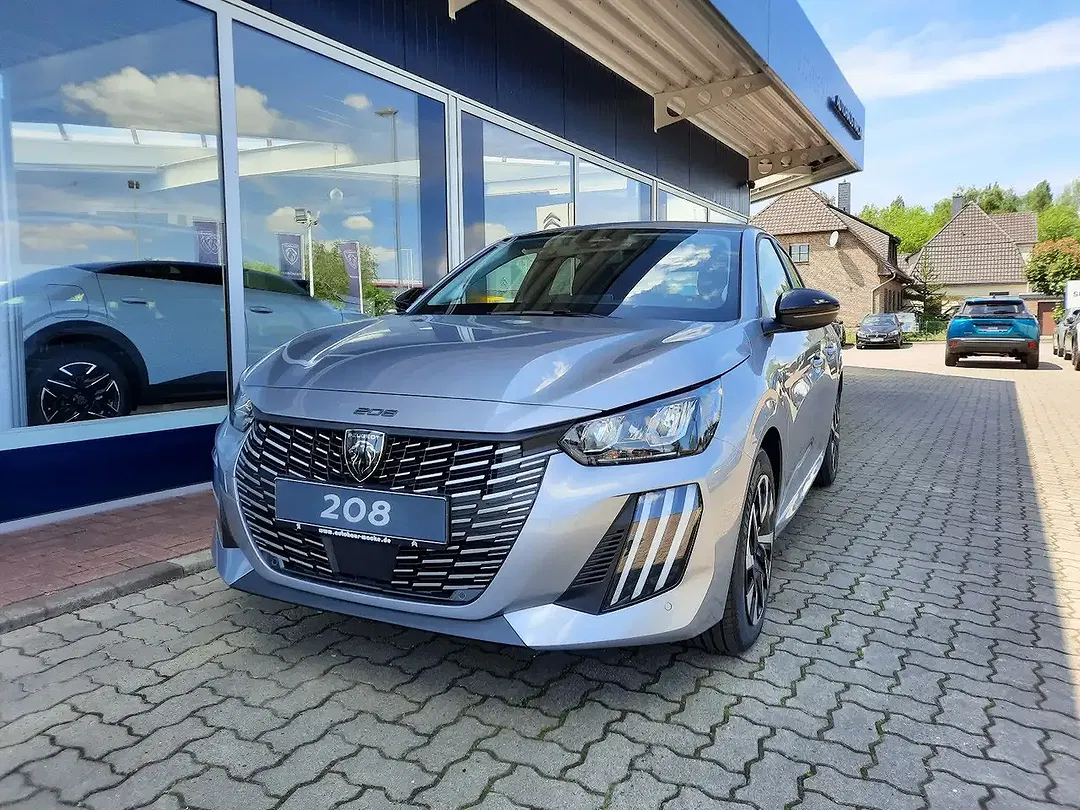 Peugeot 208 - Thumbnail 2