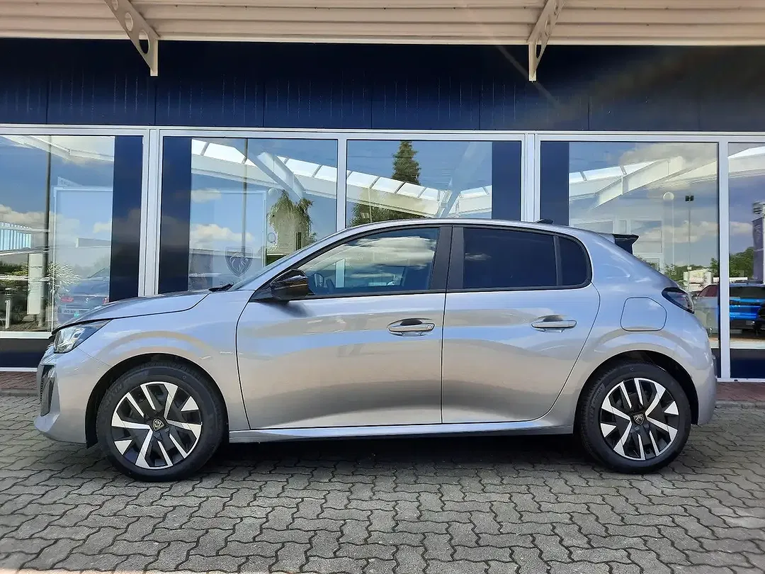 Peugeot 208 - Thumbnail 4