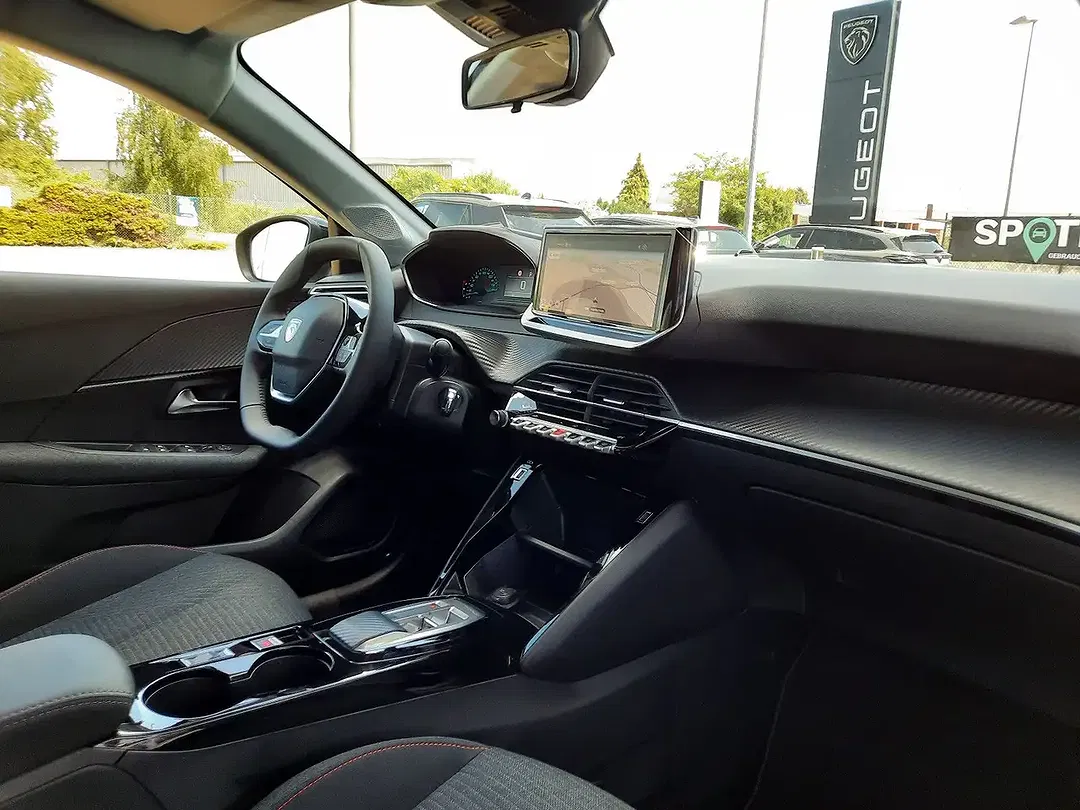 Peugeot 208 - Thumbnail 7