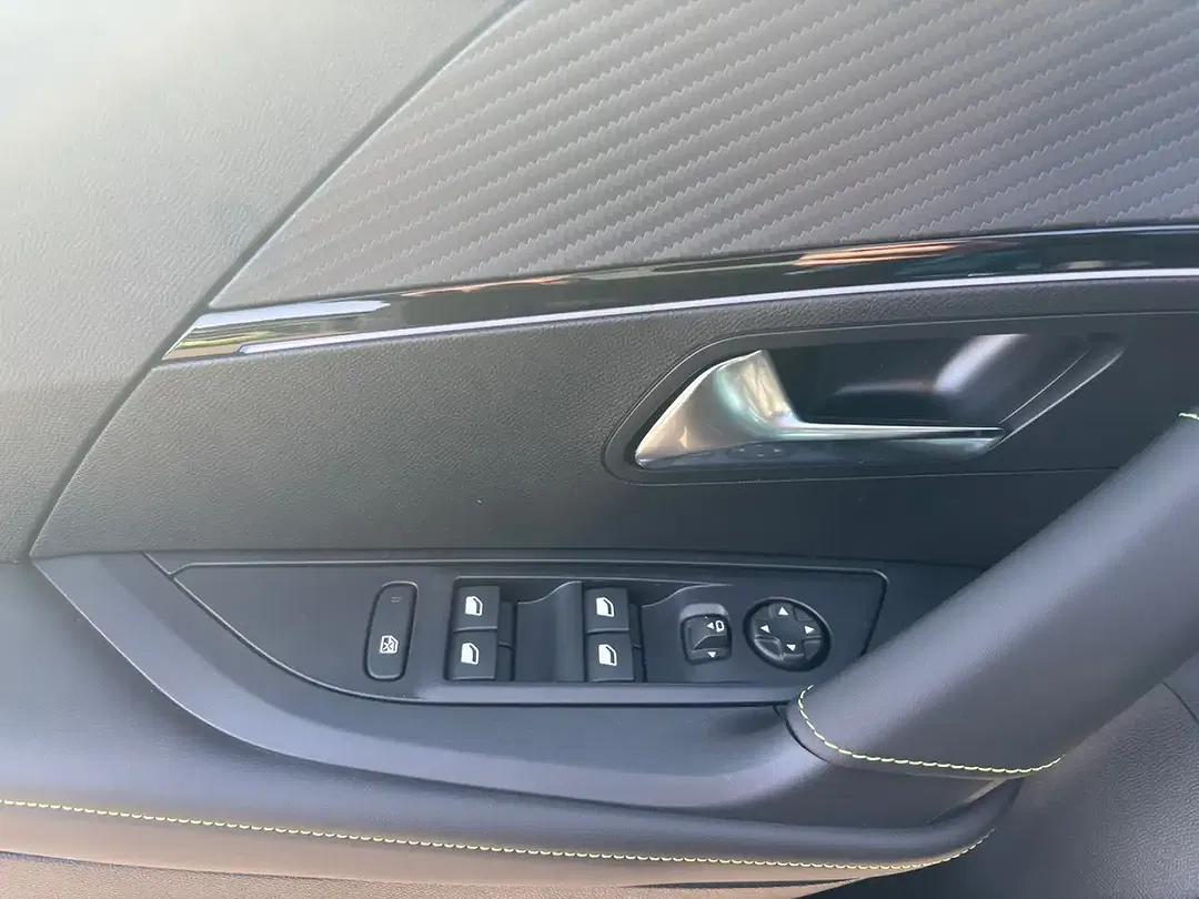 Peugeot 2008 - Thumbnail 15