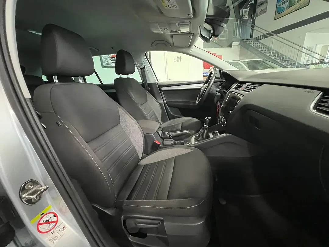 Skoda Octavia - Thumbnail 12