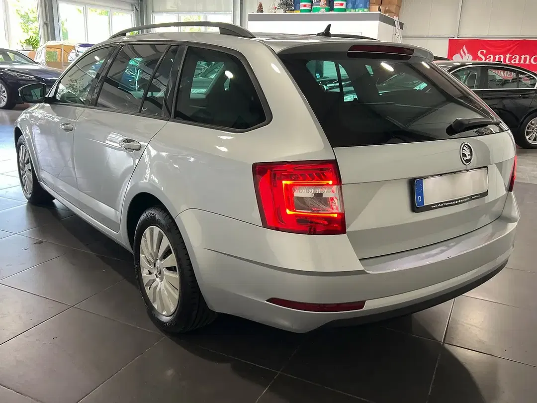 Skoda Octavia - Thumbnail 2
