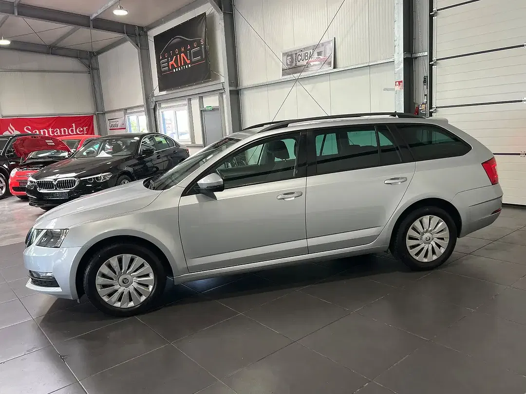 Skoda Octavia - Thumbnail 3
