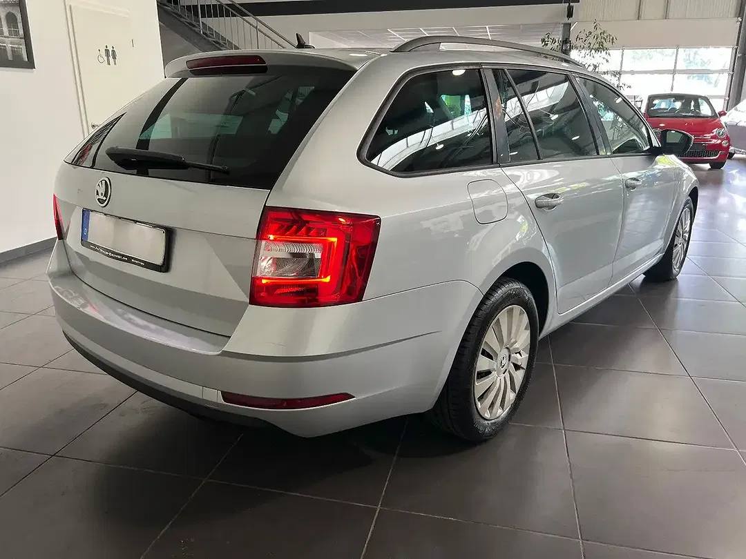 Skoda Octavia - Thumbnail 7