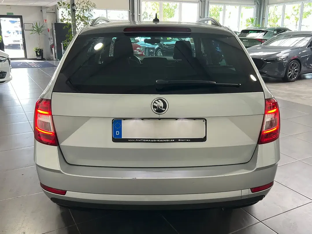 Skoda Octavia - Thumbnail 8
