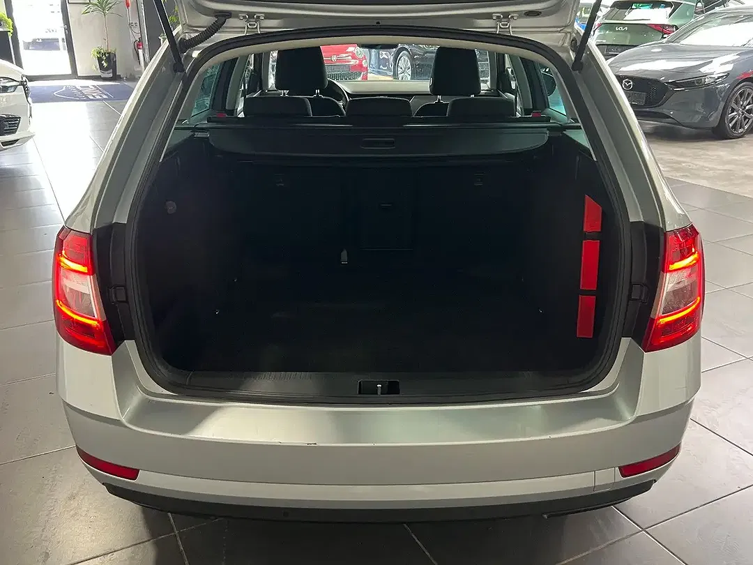 Skoda Octavia - Thumbnail 9