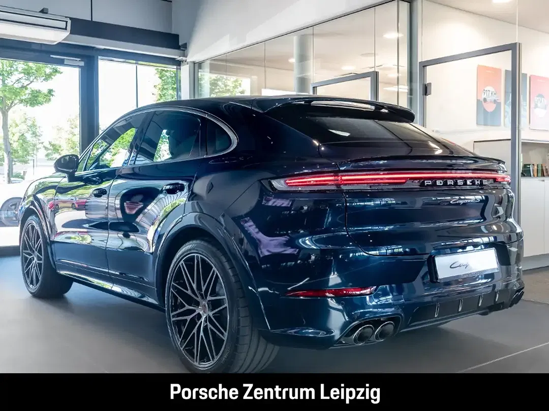 Porsche Cayenne - Thumbnail 3