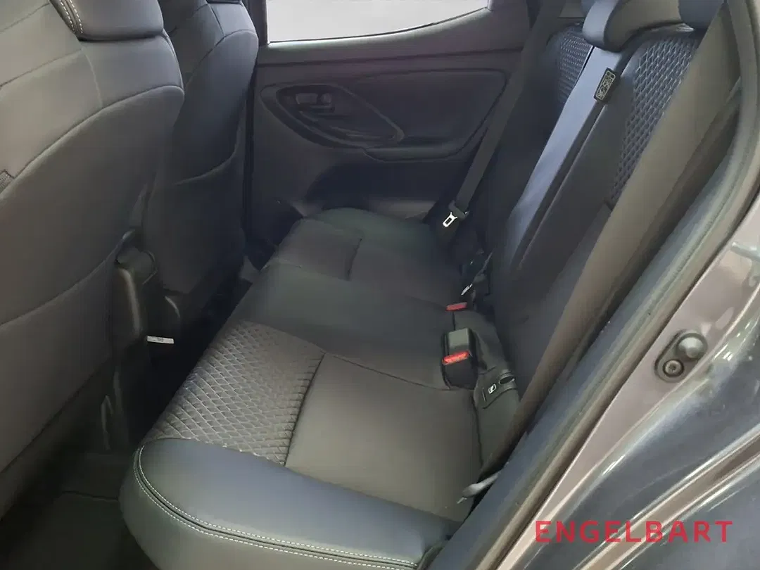 Toyota Yaris - Thumbnail 11