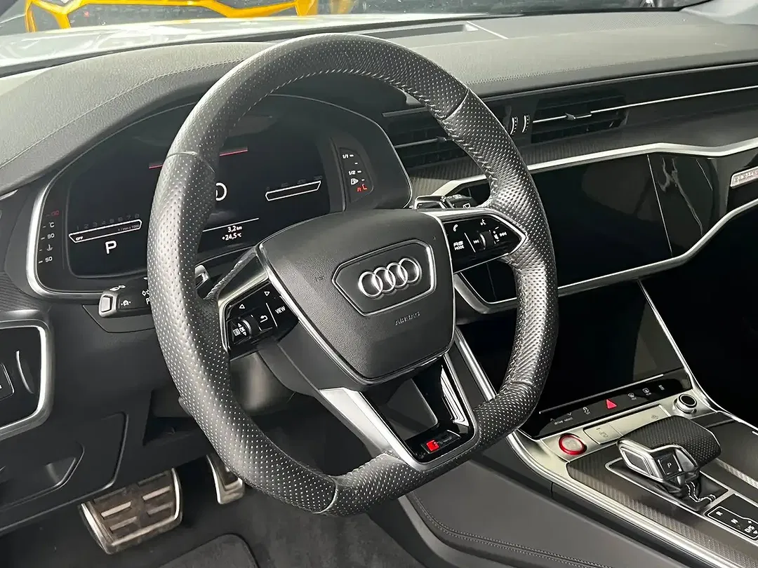 Audi RS6 - Thumbnail 11