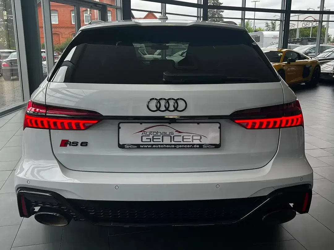 Audi RS6 - Thumbnail 5