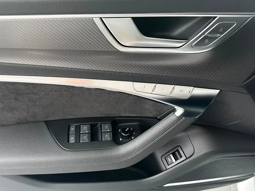 Audi RS6 - Thumbnail 7