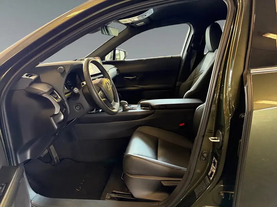 Lexus UX 300h - Thumbnail 9
