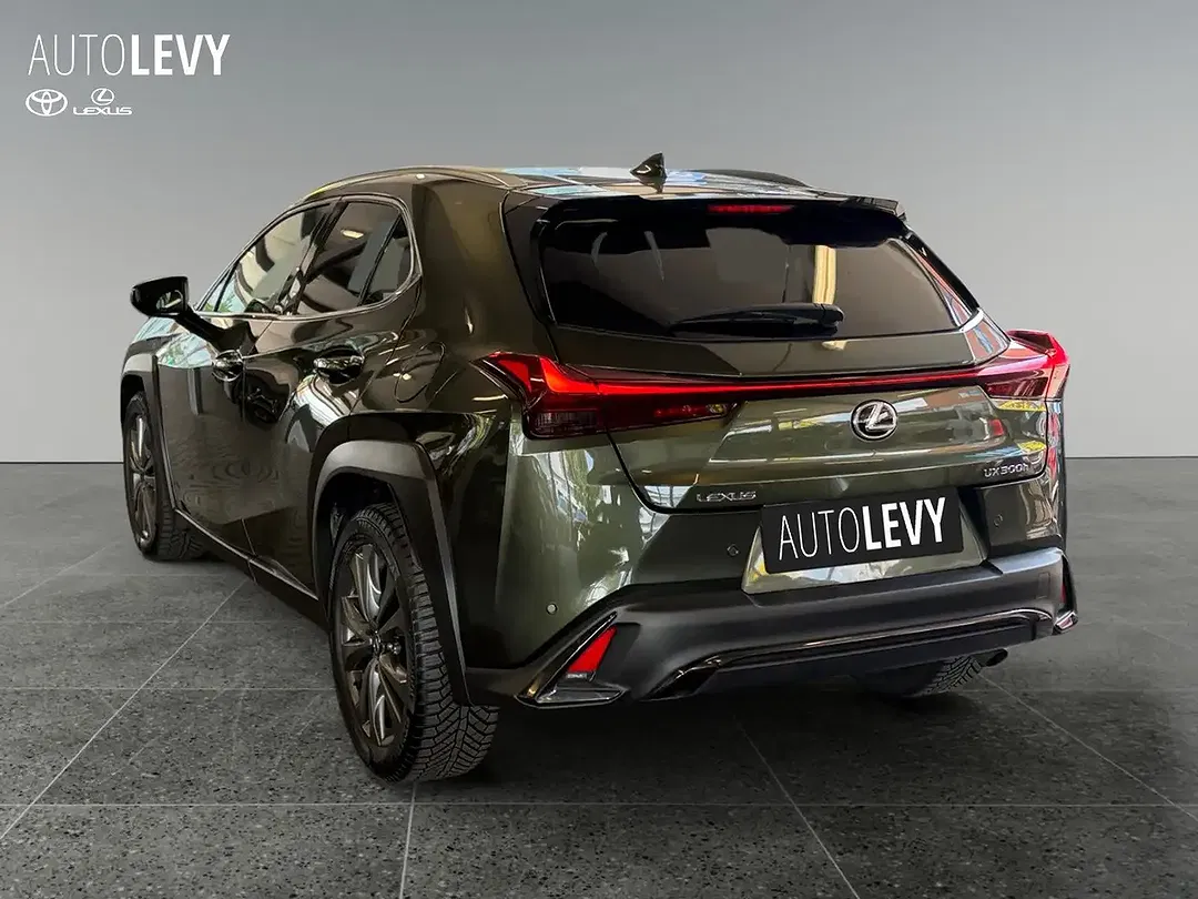 Lexus UX 300h - Thumbnail 3