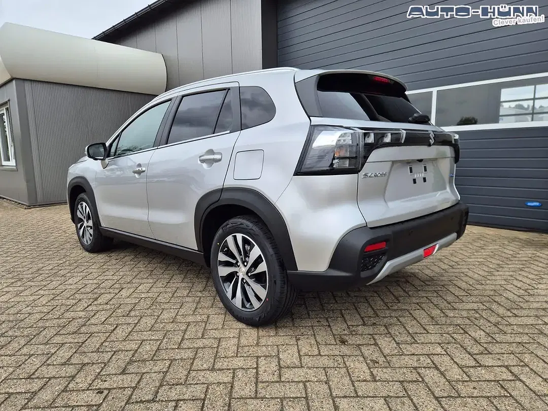 Suzuki S-Cross - Thumbnail 3
