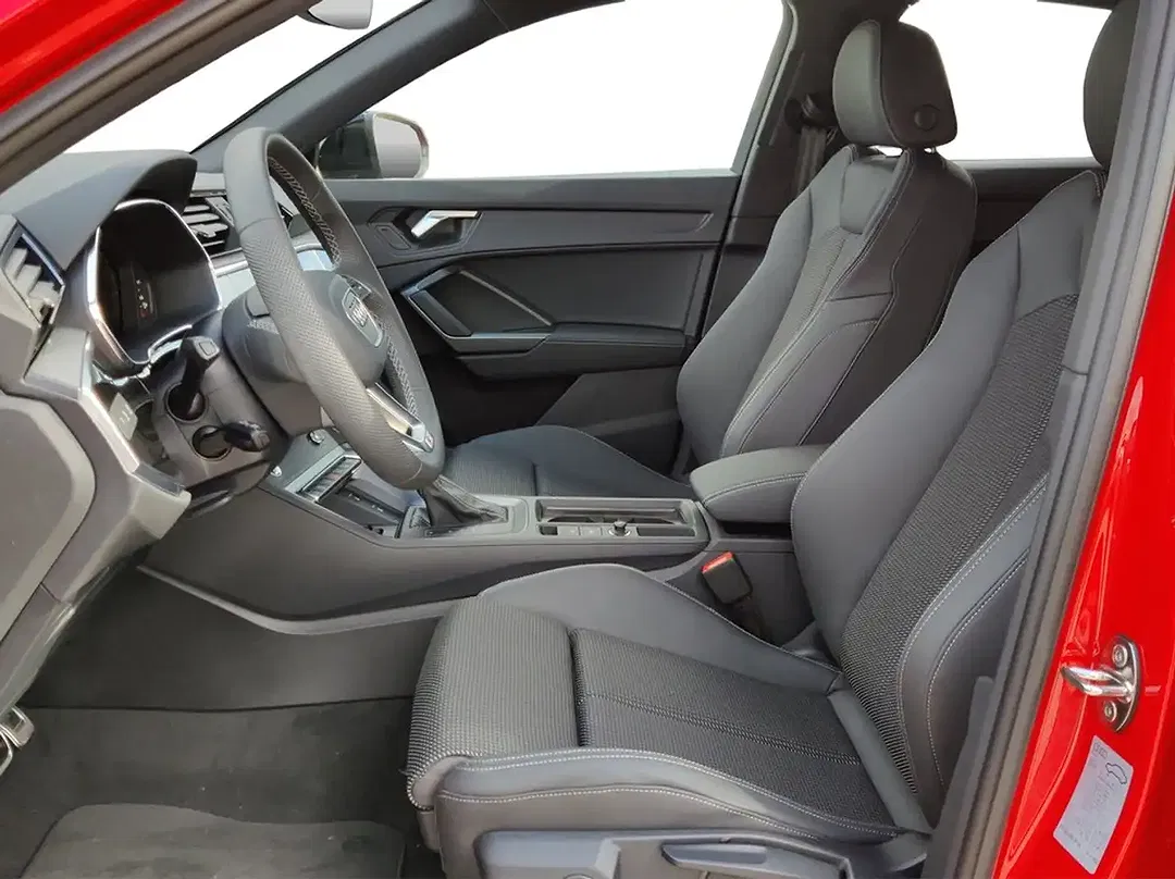 Audi Q3 - Thumbnail 9