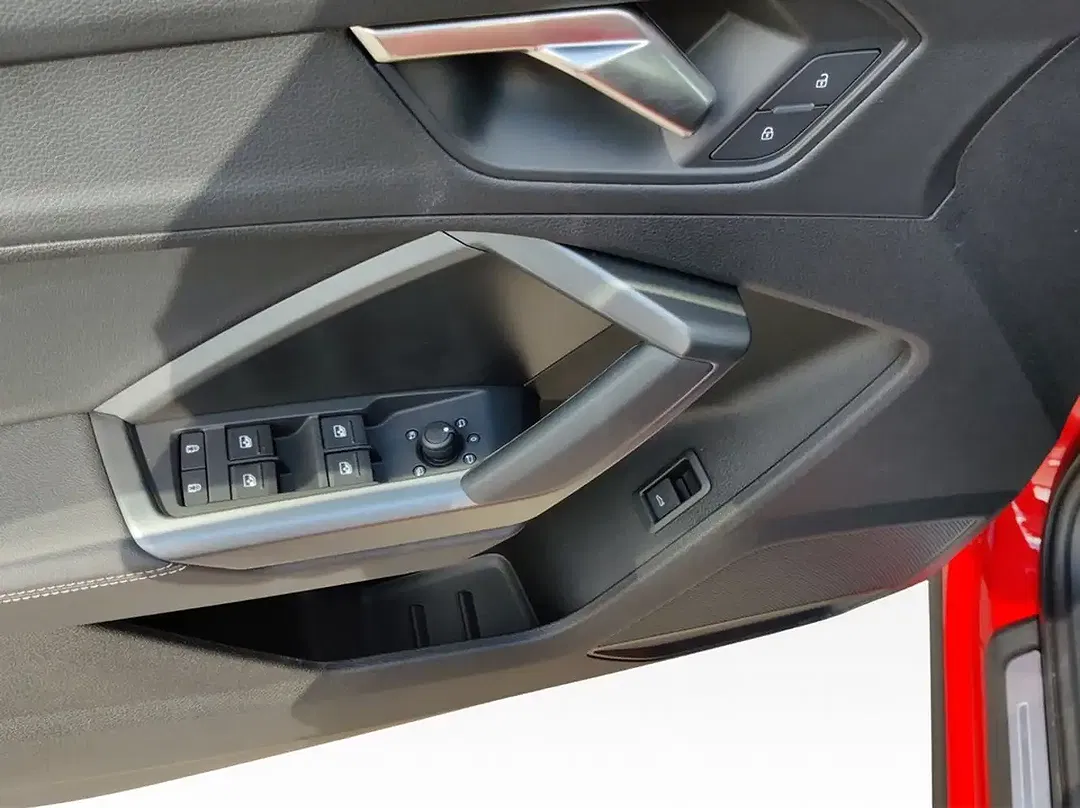 Audi Q3 - Thumbnail 10