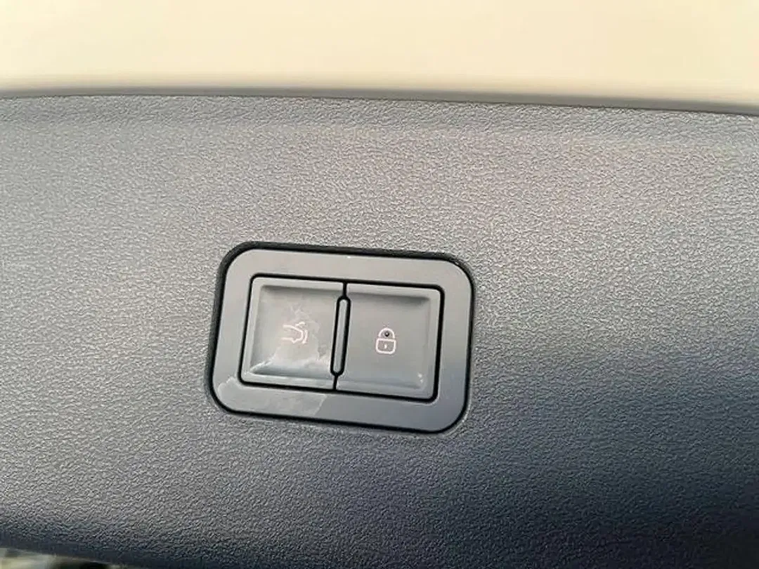 BYD Seal 6 - Thumbnail 12