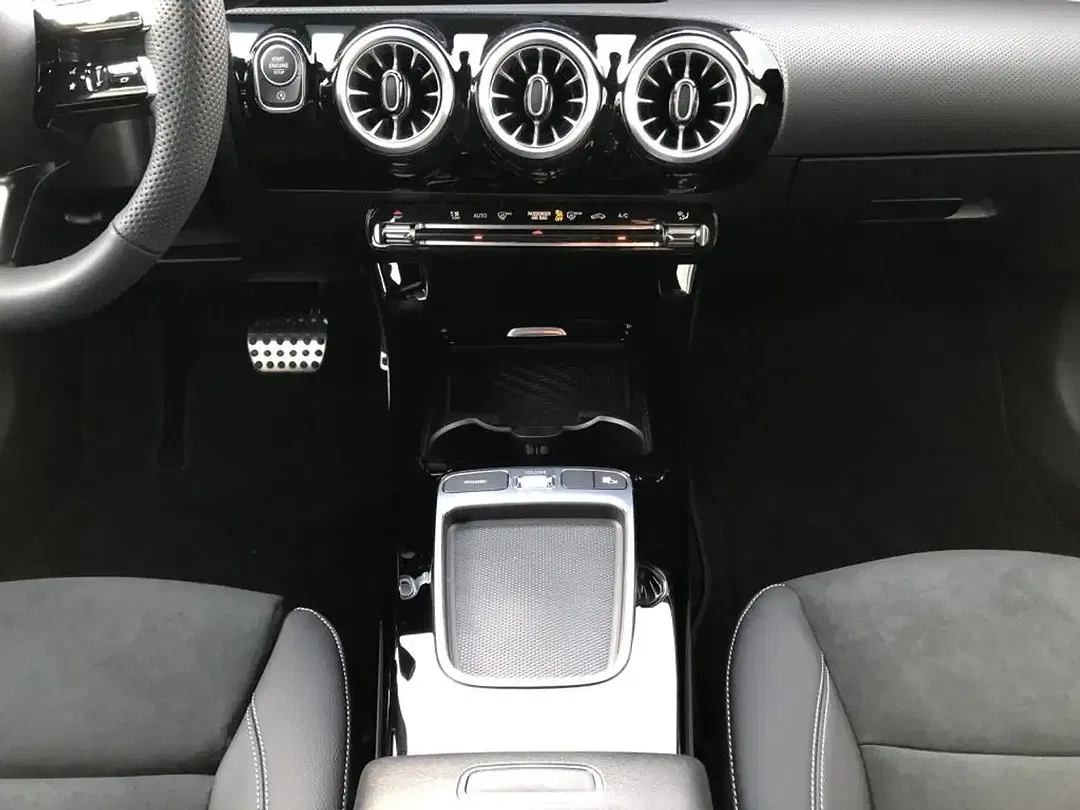 Mercedes-Benz CLA 200 - Thumbnail 13