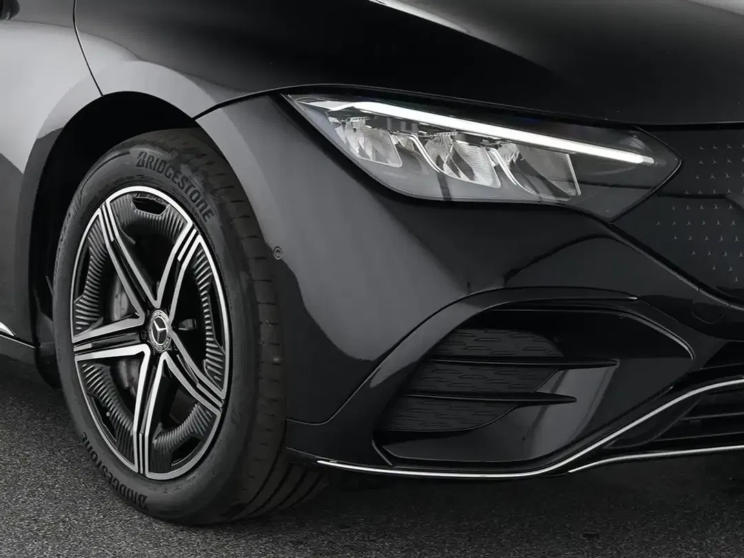 Mercedes-Benz EQE 300 - Thumbnail 7