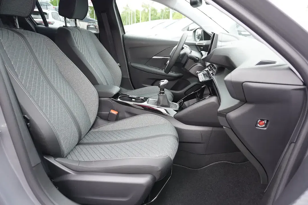 Peugeot 208 - Thumbnail 10
