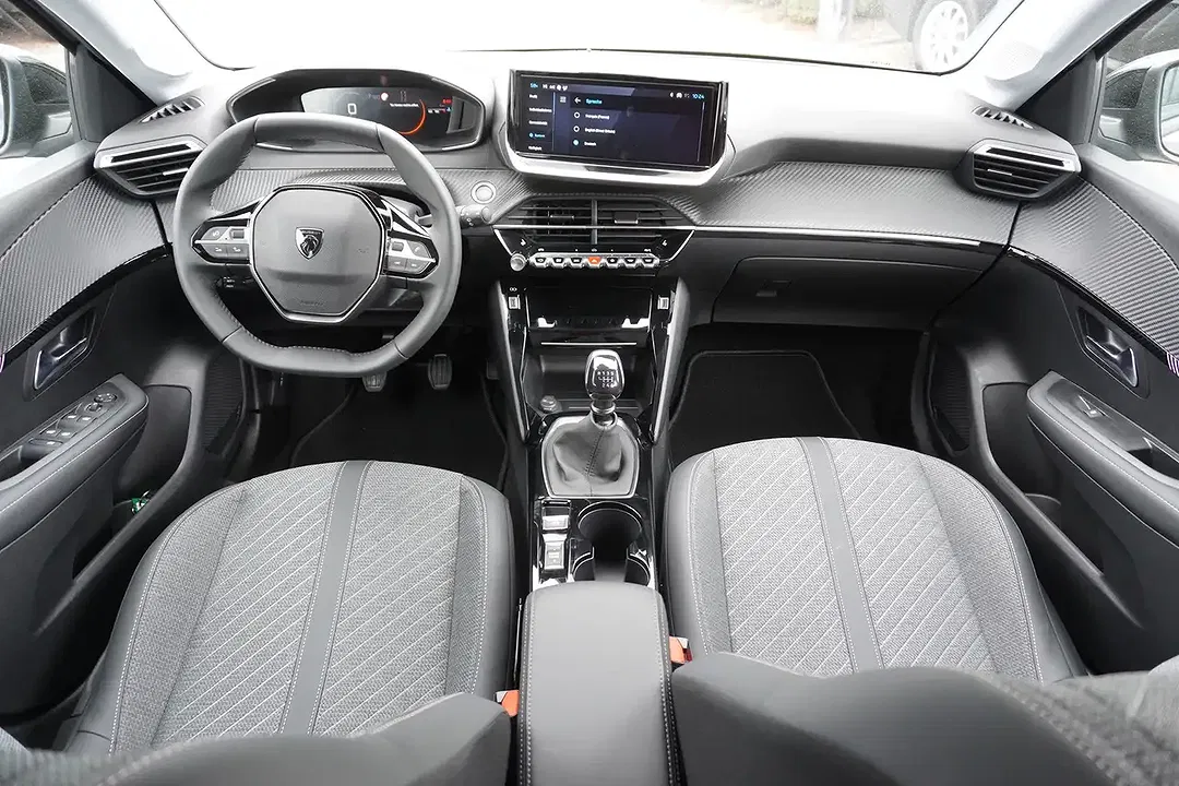 Peugeot 208 - Thumbnail 11