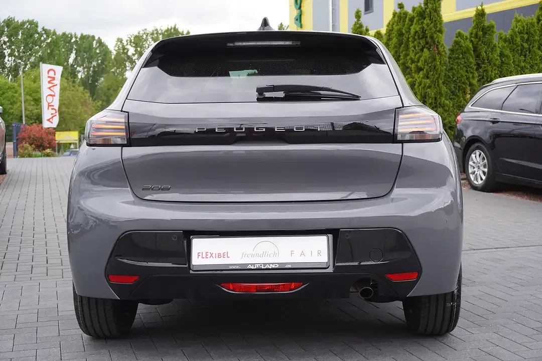 Peugeot 208 - Thumbnail 3