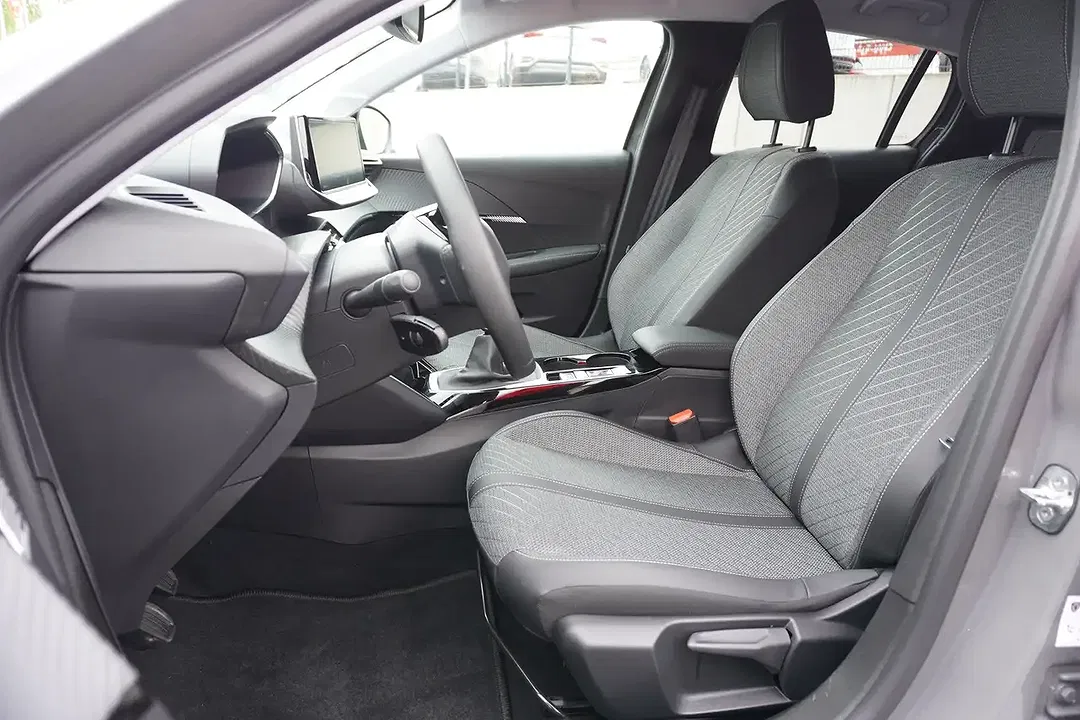 Peugeot 208 - Thumbnail 8