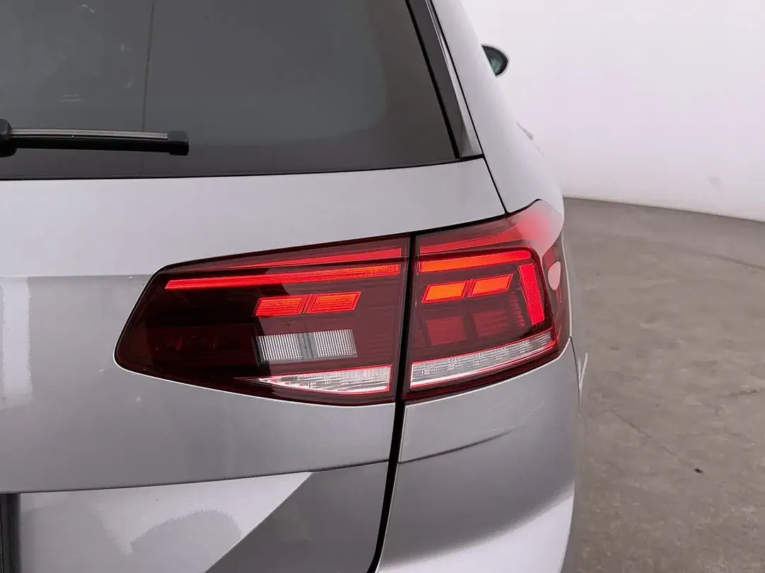 Volkswagen Passat Variant - Thumbnail 9