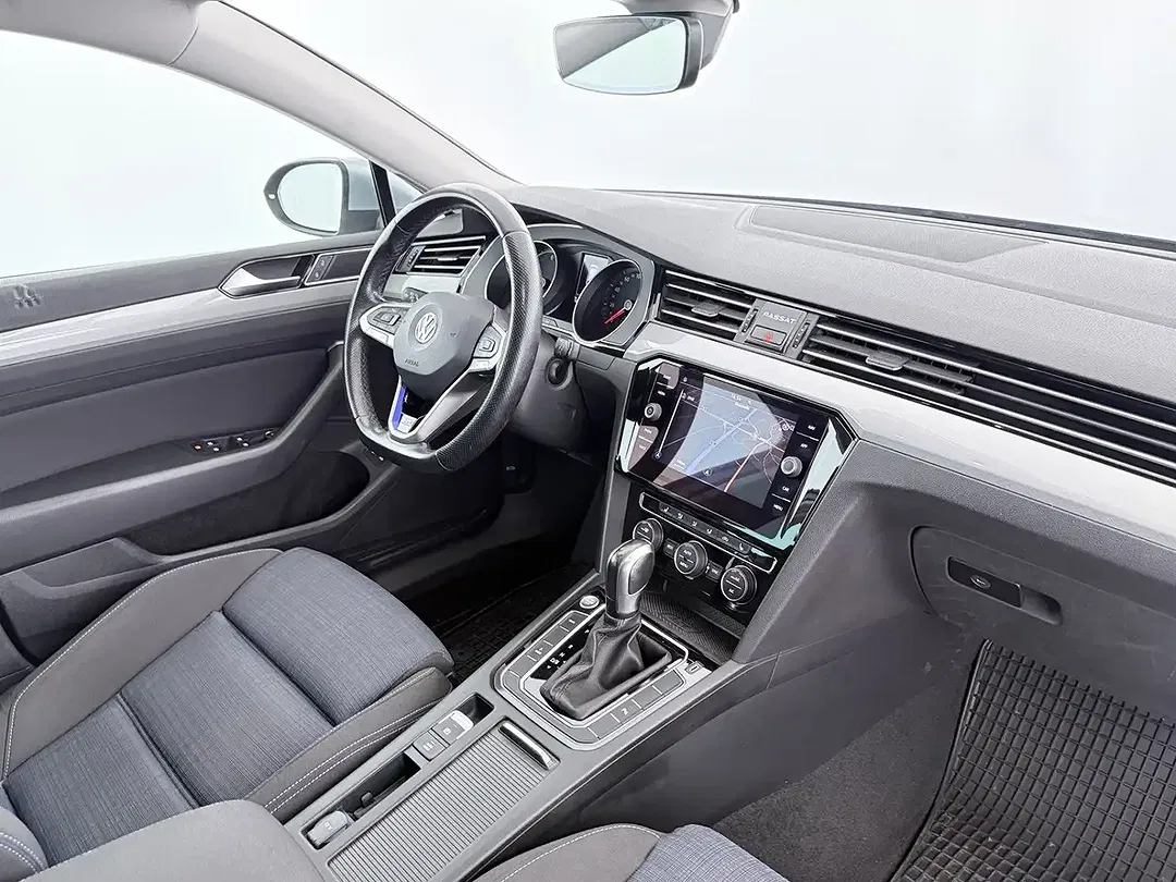 Volkswagen Passat Variant - Thumbnail 12