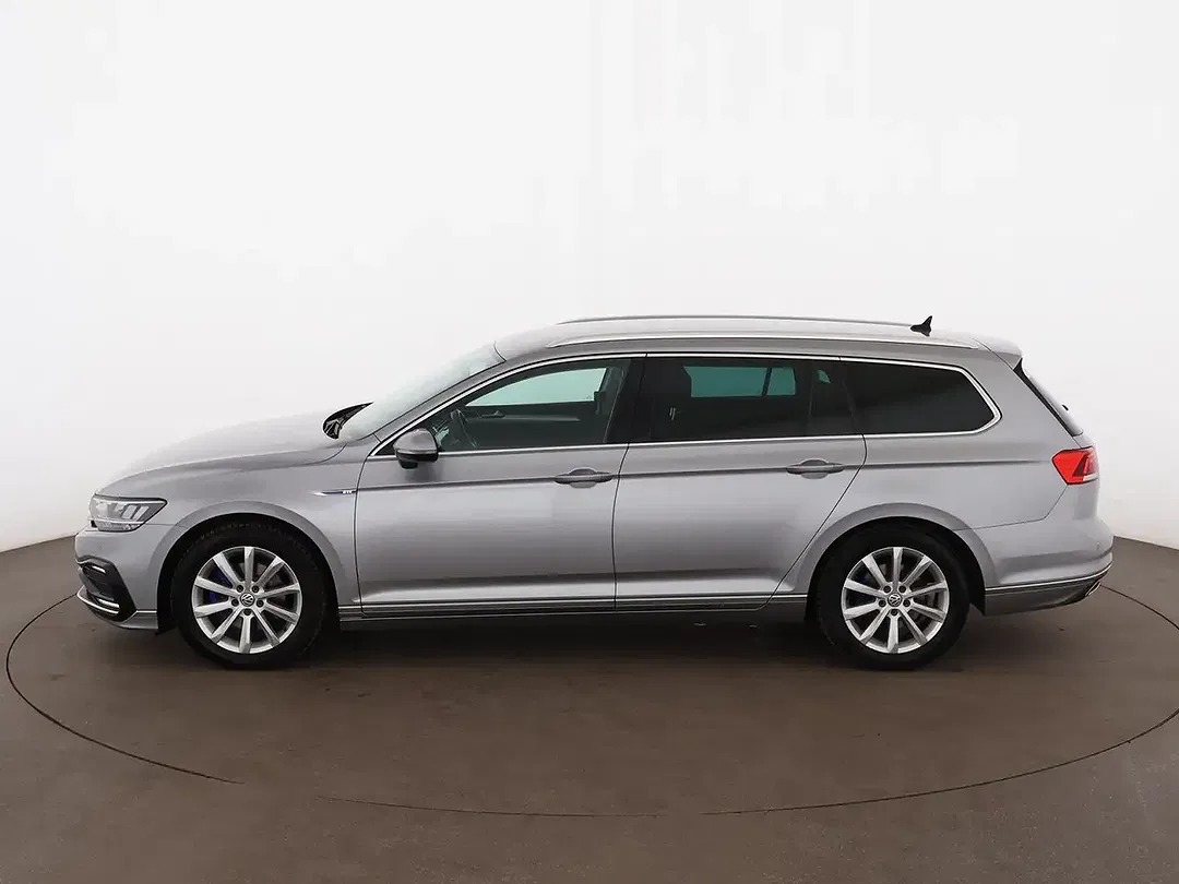 Volkswagen Passat Variant - Thumbnail 3