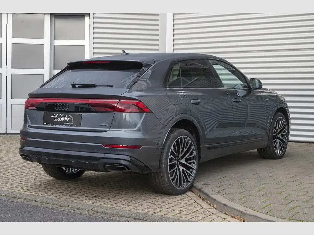Audi Q8 - Thumbnail 3