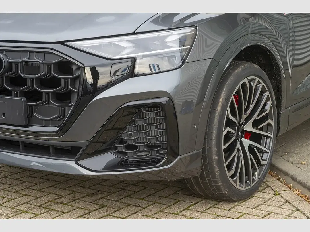 Audi Q8 - Thumbnail 5