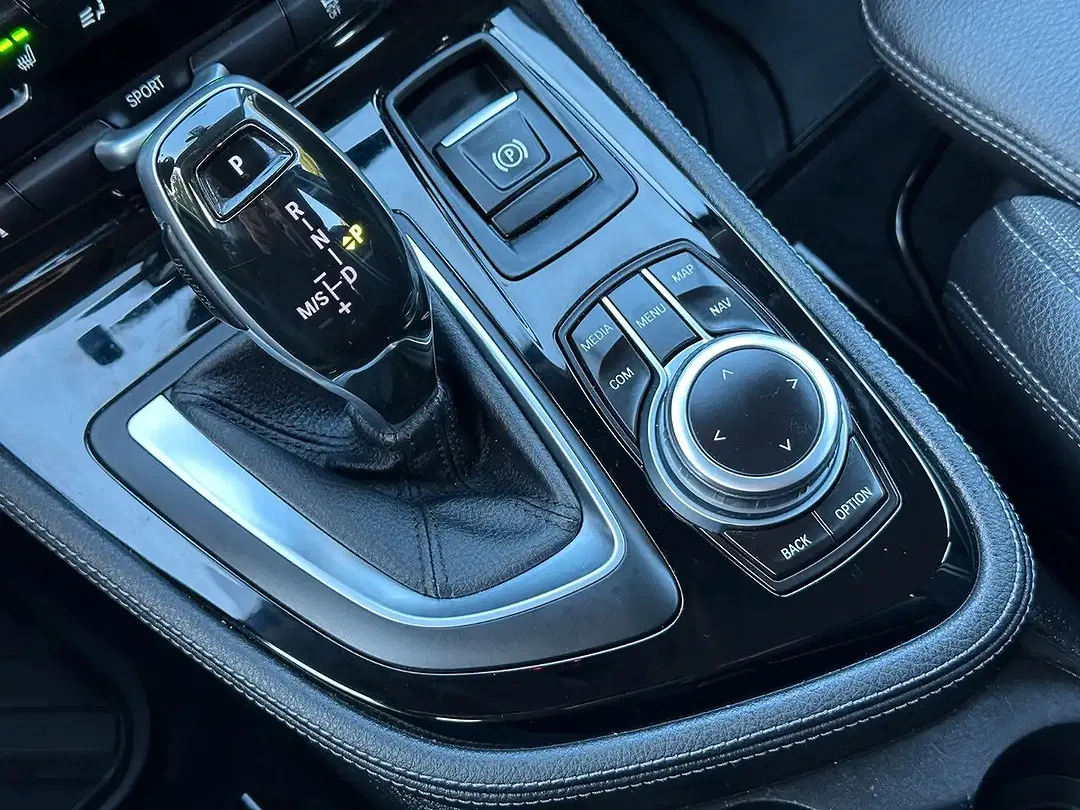 BMW 218 - Thumbnail 18