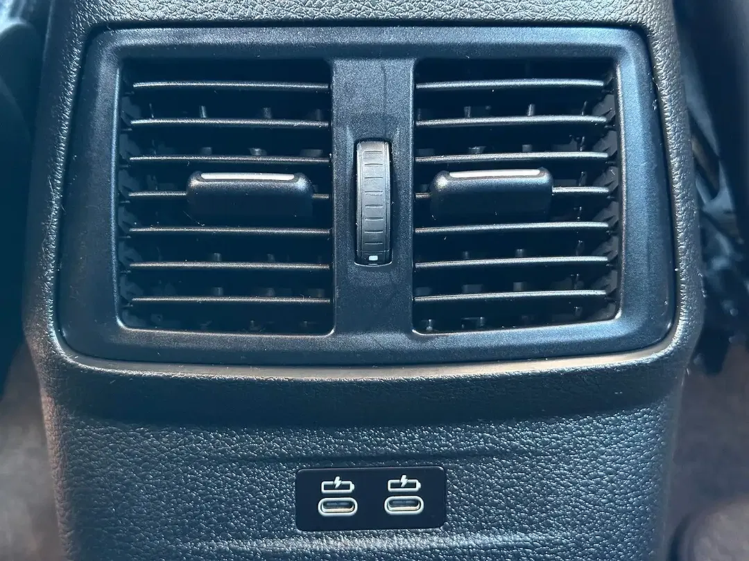 BMW 218 - Thumbnail 25