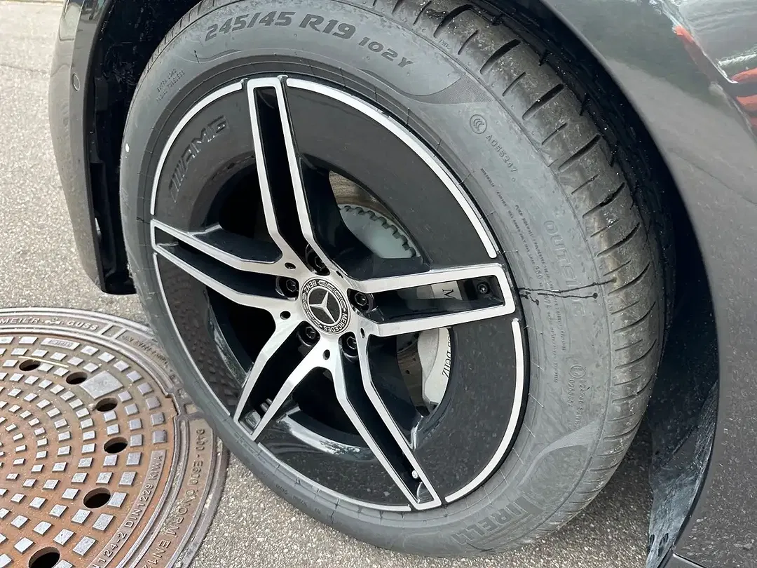 Mercedes-Benz E 200 - Thumbnail 11