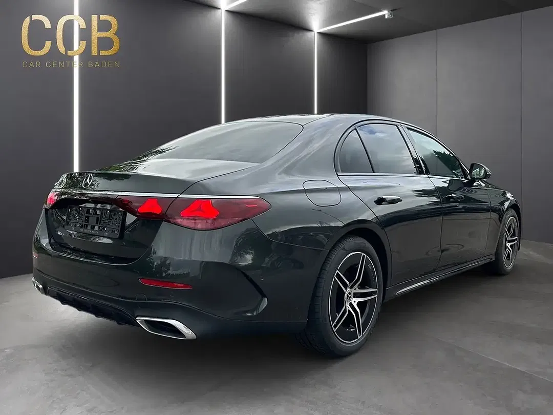 Mercedes-Benz E 200 - Thumbnail 3