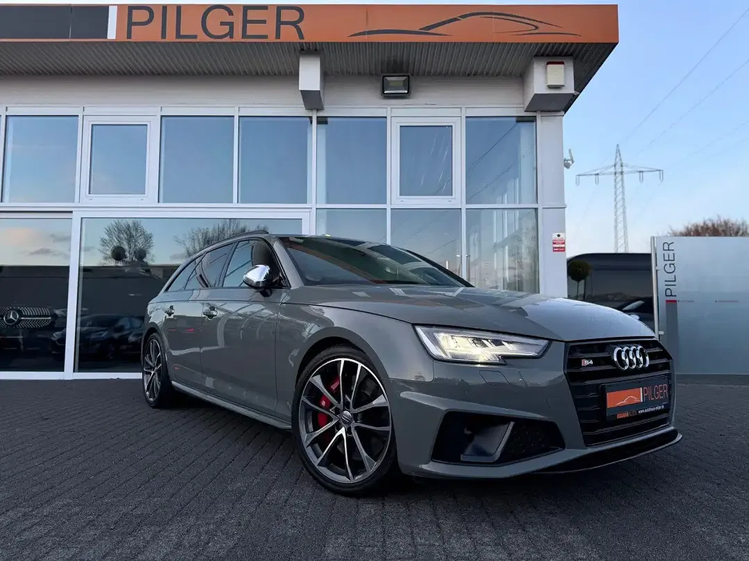 Audi S4 quattro Avant