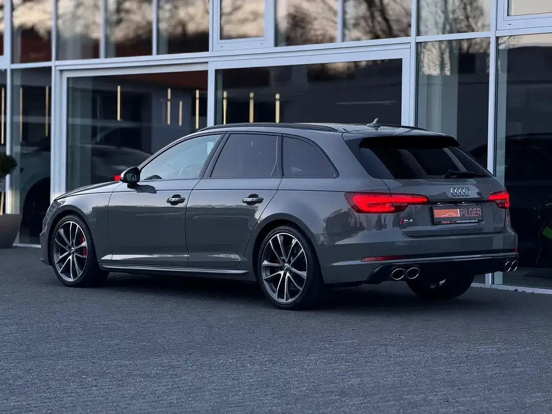 Audi S4 - Thumbnail 6