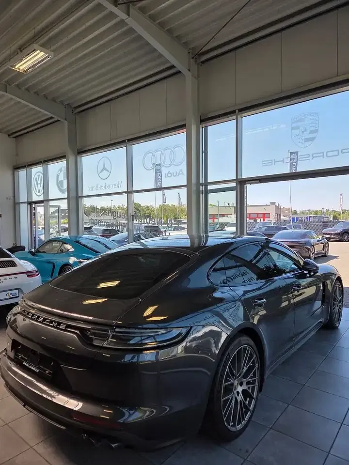 Porsche Panamera - Thumbnail 4