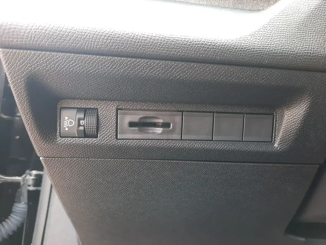 Peugeot 308 - Thumbnail 12