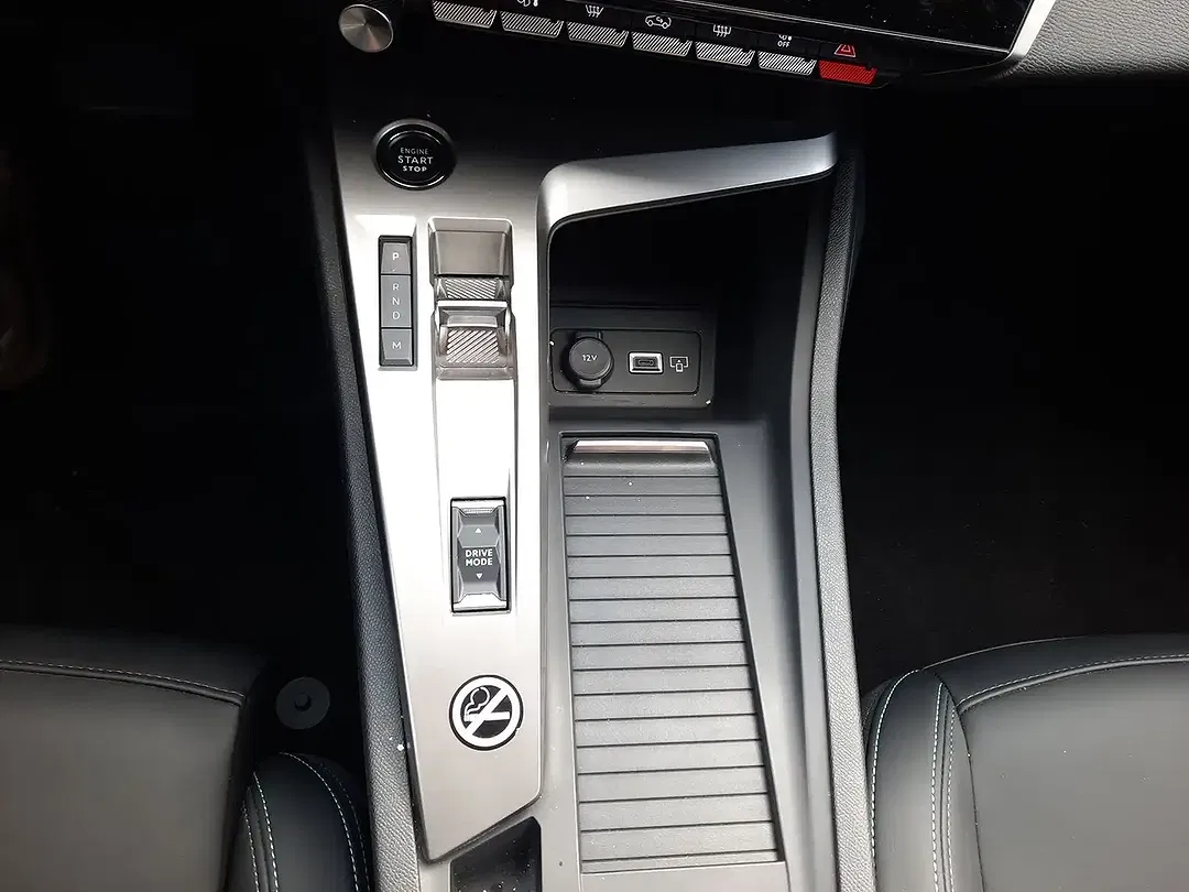 Peugeot 308 - Thumbnail 23