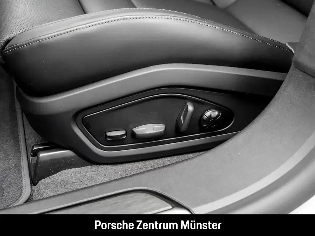 Porsche Taycan - Thumbnail 14