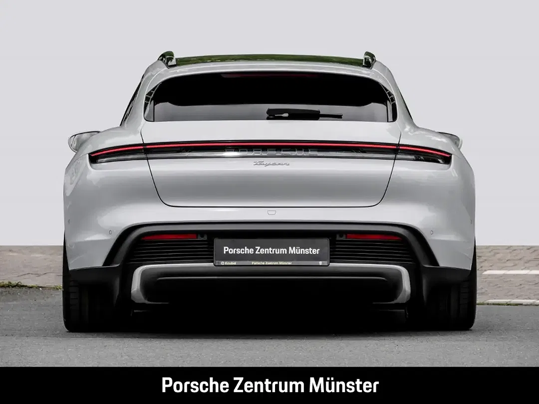 Porsche Taycan - Thumbnail 5