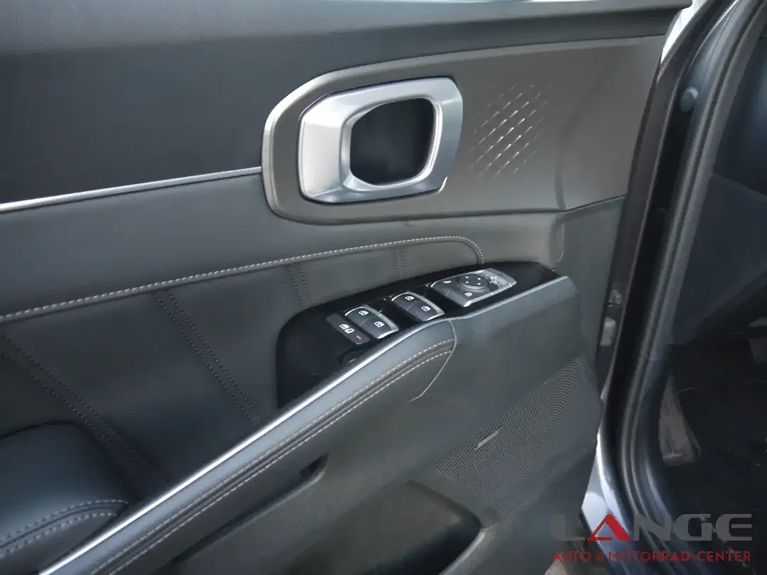 Kia Sorento - Thumbnail 11