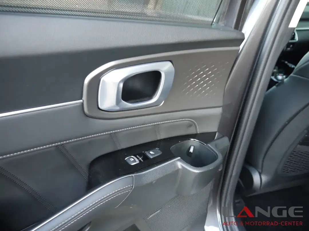 Kia Sorento - Thumbnail 9